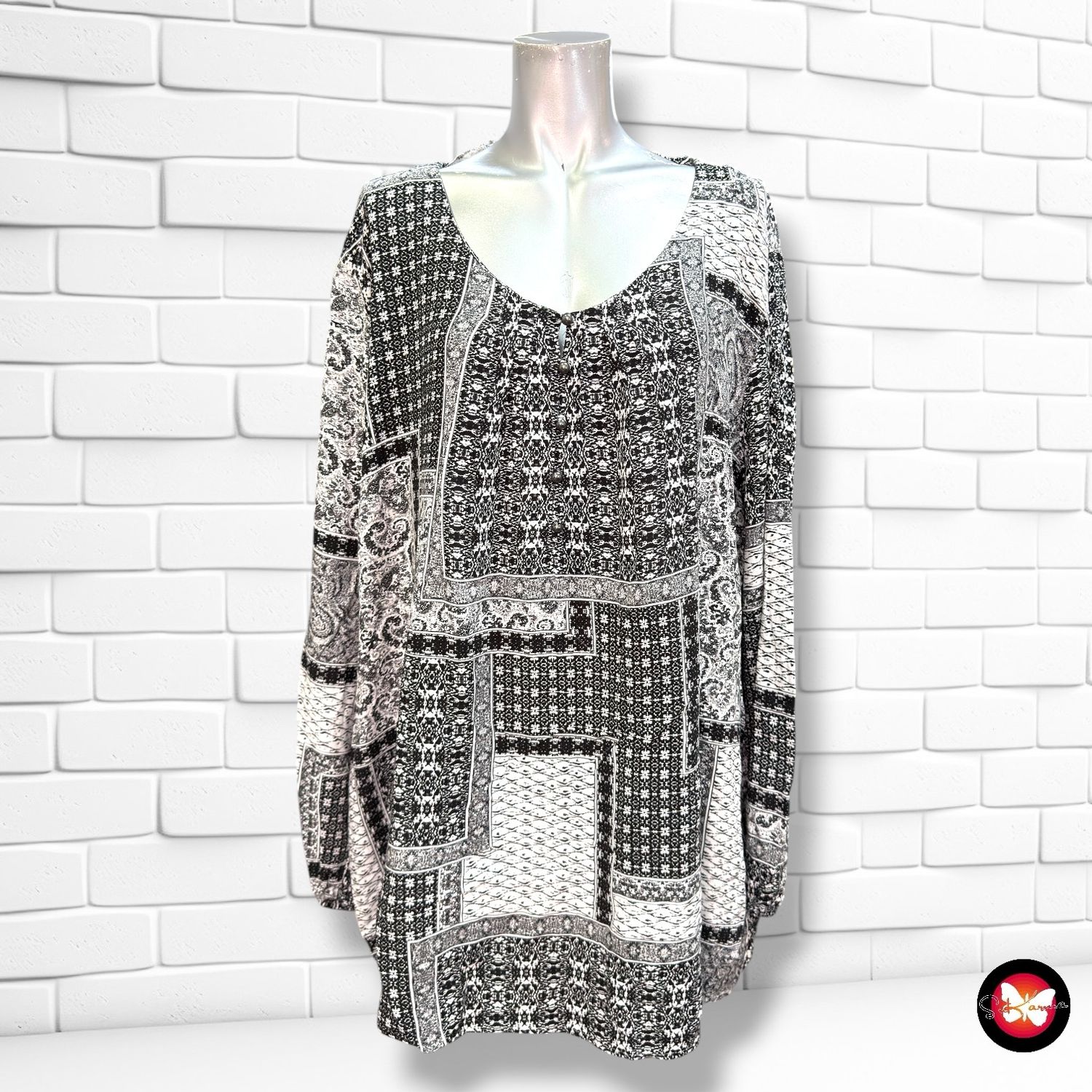 **HOY** Blusa de manga larga MAXI BLUE. color Negro y blanco Talla 52