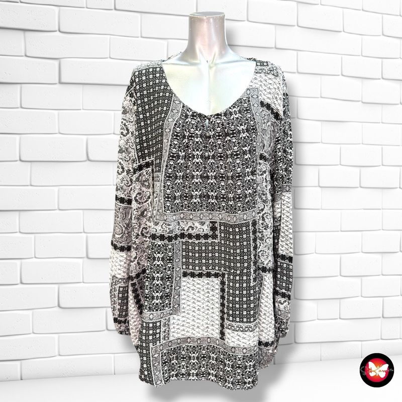 **HOY** Blusa de manga larga MAXI BLUE. color Negro y blanco Talla 52