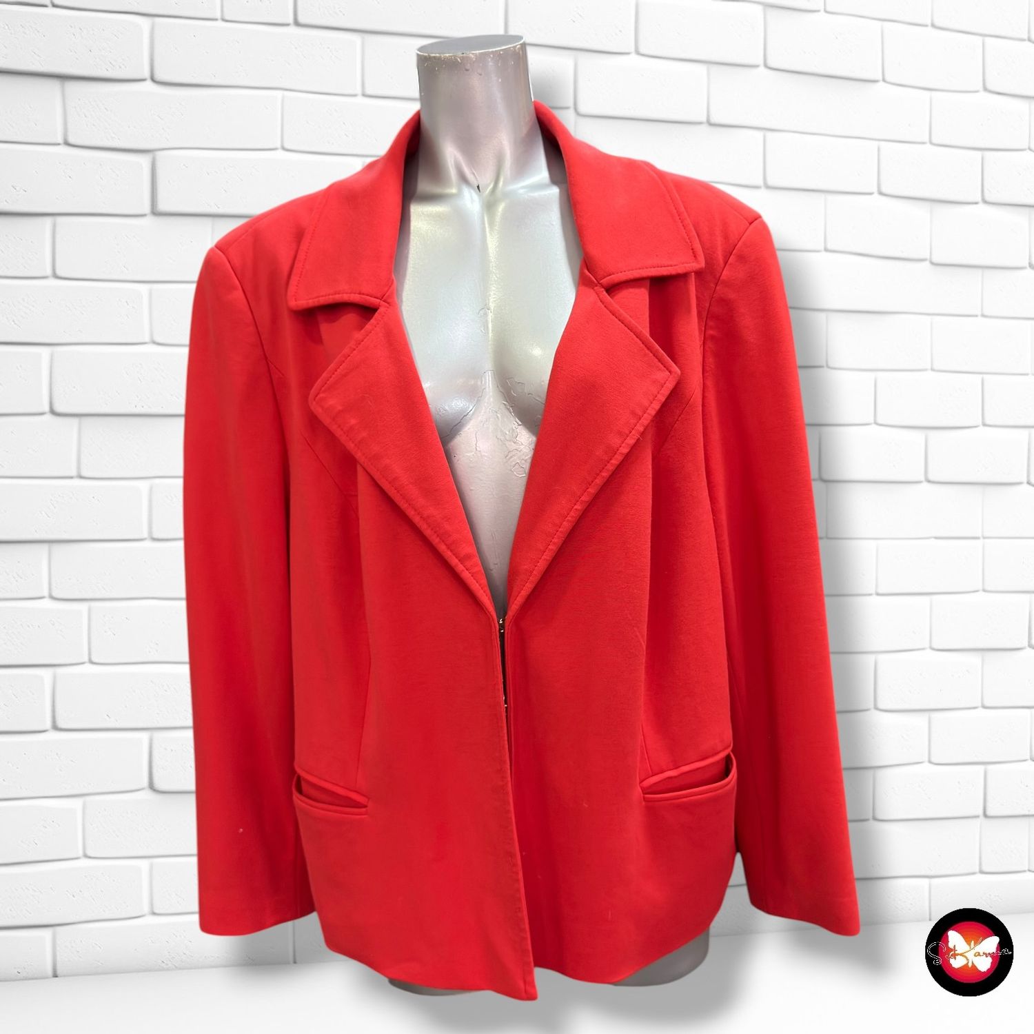 **HOY** Blazer básica ULLA POPKEN color Rojo Talla 40 (grande)