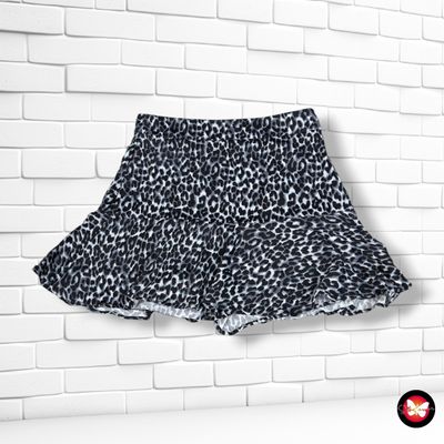 **HOY** Falda /short animal print ZARA color Negro y gris Talla XS