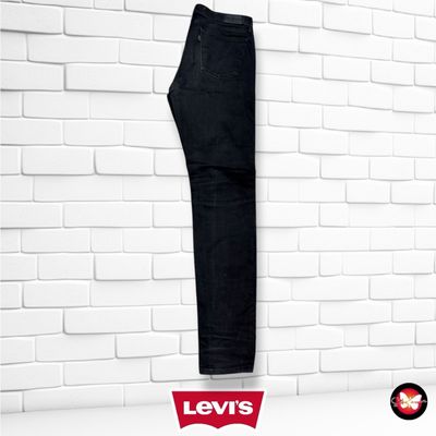 **HOY** Pantalón 710 SUPER SKINNY LEVI’S color Negro Talla L (W30)