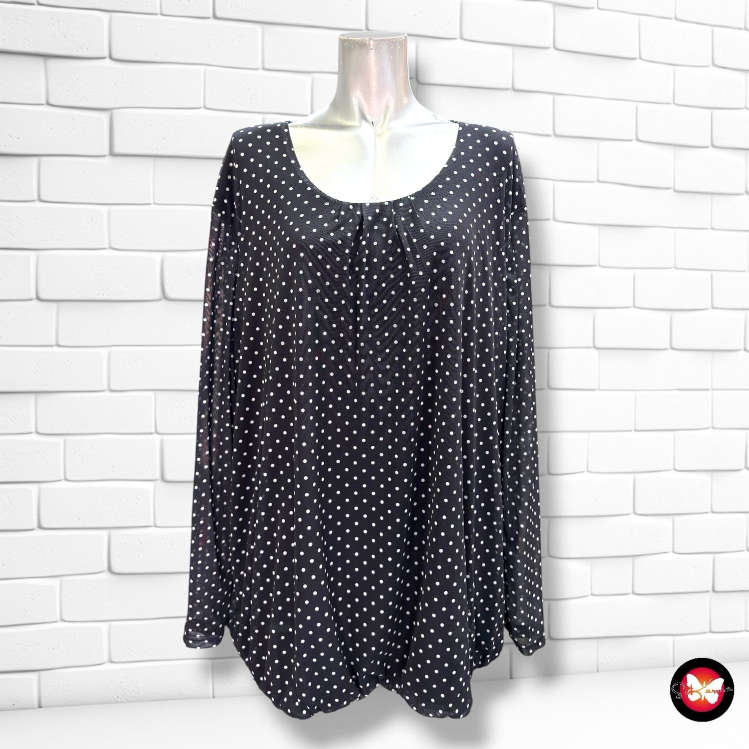 **HOY** Blusa de manga larga de lunares  color Negro y blanco Talla XXL