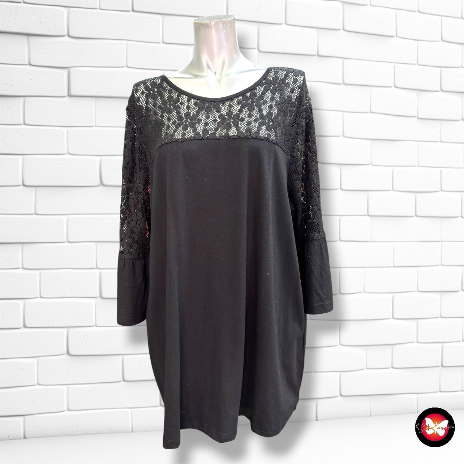 **HOY** Camiseta con encaje  color Negro Talla 48