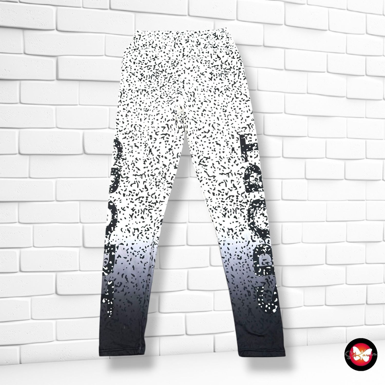 **HOY** Mallas deportivas  SHEIN color Negro, gris y blanco Talla S