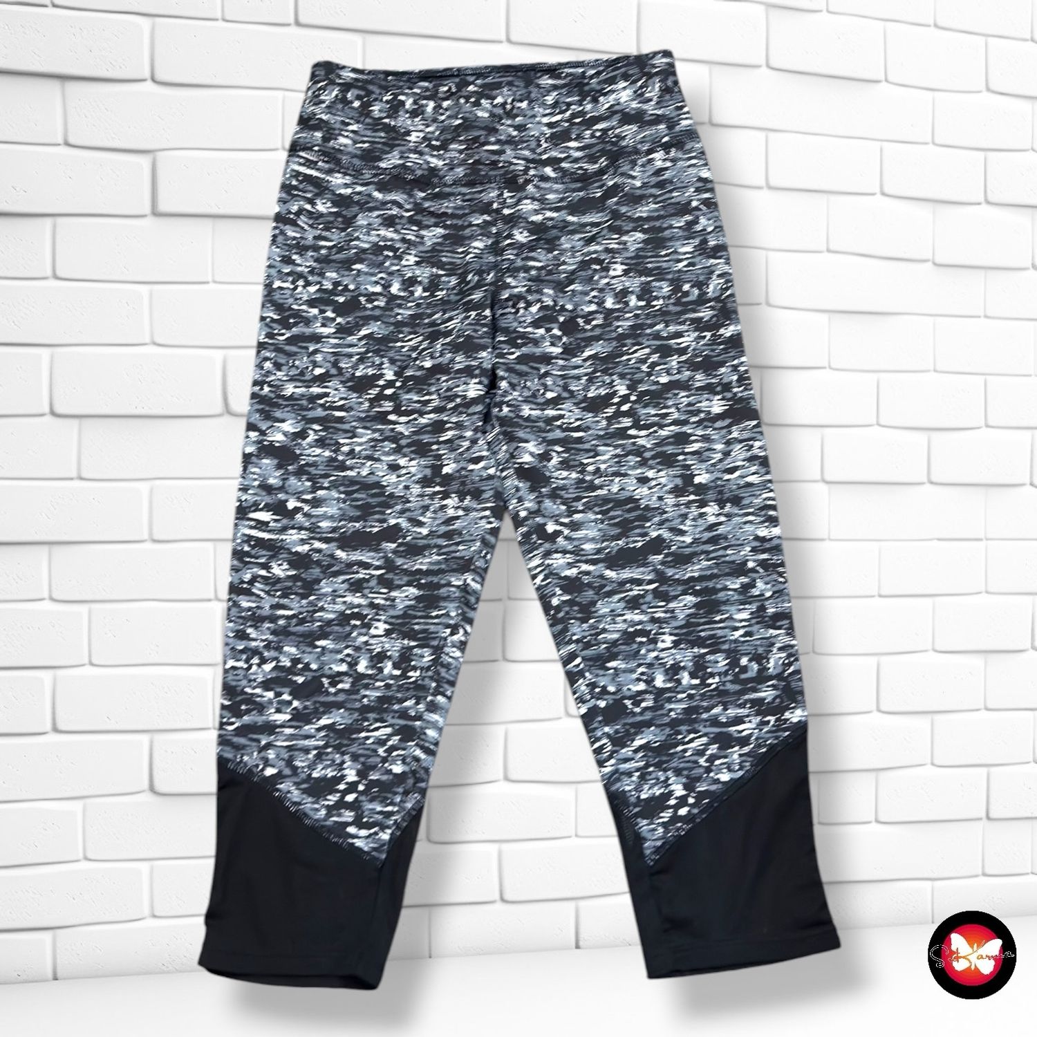 **HOY** Mallas deportivas piratas BERSHKA color Negro y gris Talla M