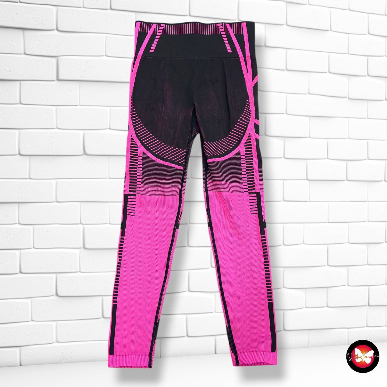 **HOY** Mallas deportivas push-up de microfibra  color Negro y magenta Talla S