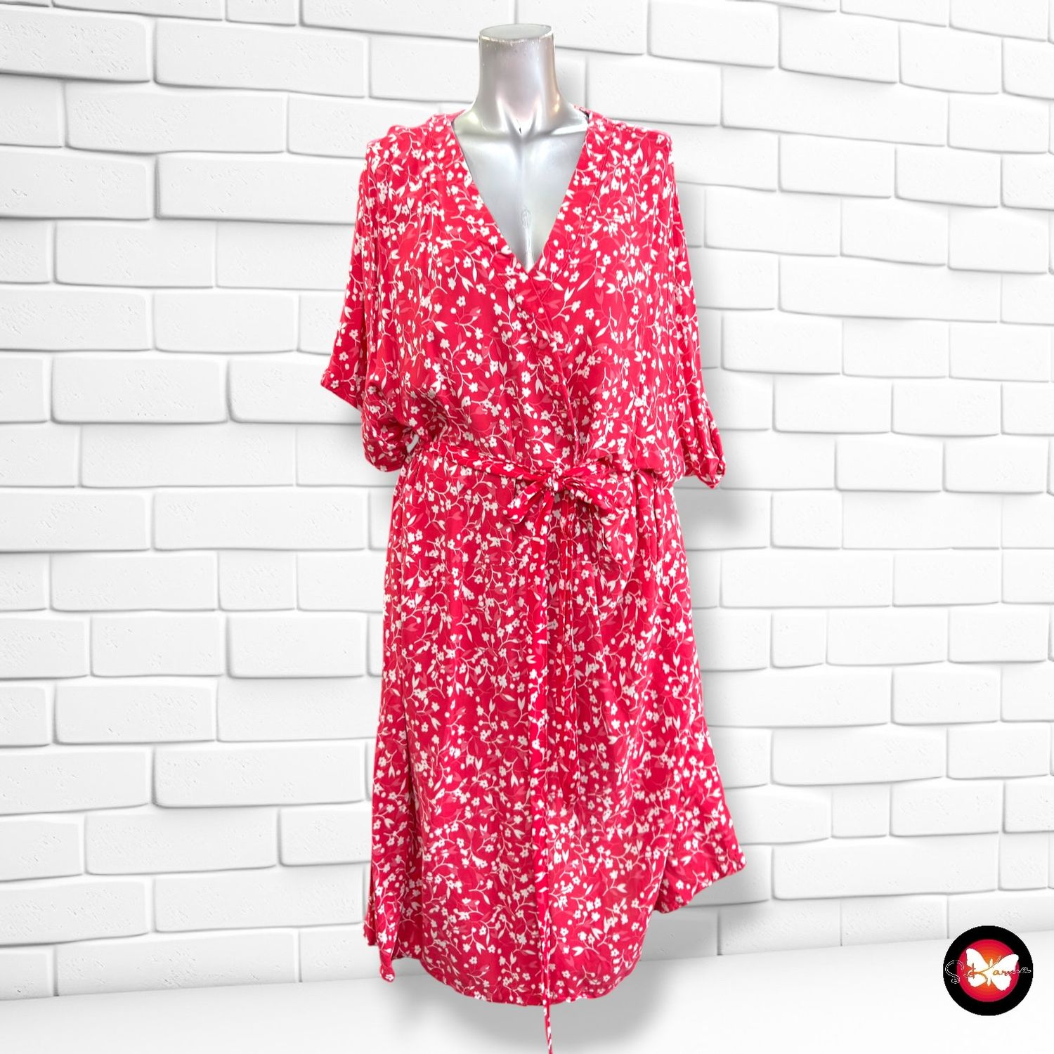 **HOY** Vestido de florecitas  UP2FASHION color Fresa y blanco Talla 56/58