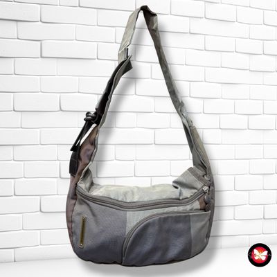 **HOY** Bolso tipo riñonera tornasolada MANDARINA DUCK color Gris Talla MEDIANO