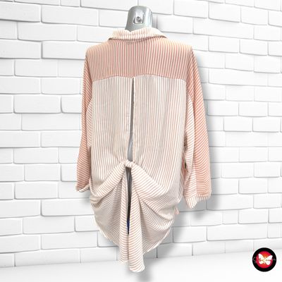 **HOY** Camisa de rayitas con lazo en la espaldas BEBE PARIS color Nude y crema Talla L