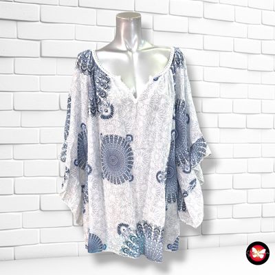 **HOY** Blusa traslúcida  color Azul y blanco Talla ÚNICA GRANDE