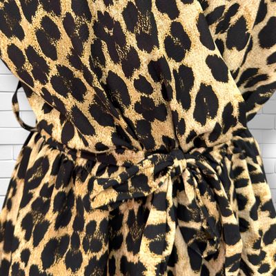**HOY** Vestido de manga corta  color Animal print Talla M