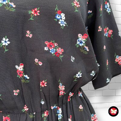 **HOY** Vestido de florecitas DIVIDED color Negro y varios Talla 38