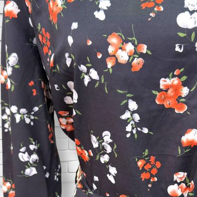 **HOY** Vestido de manga larga de florecitas PARISIAN color Negro y varios Talla 38