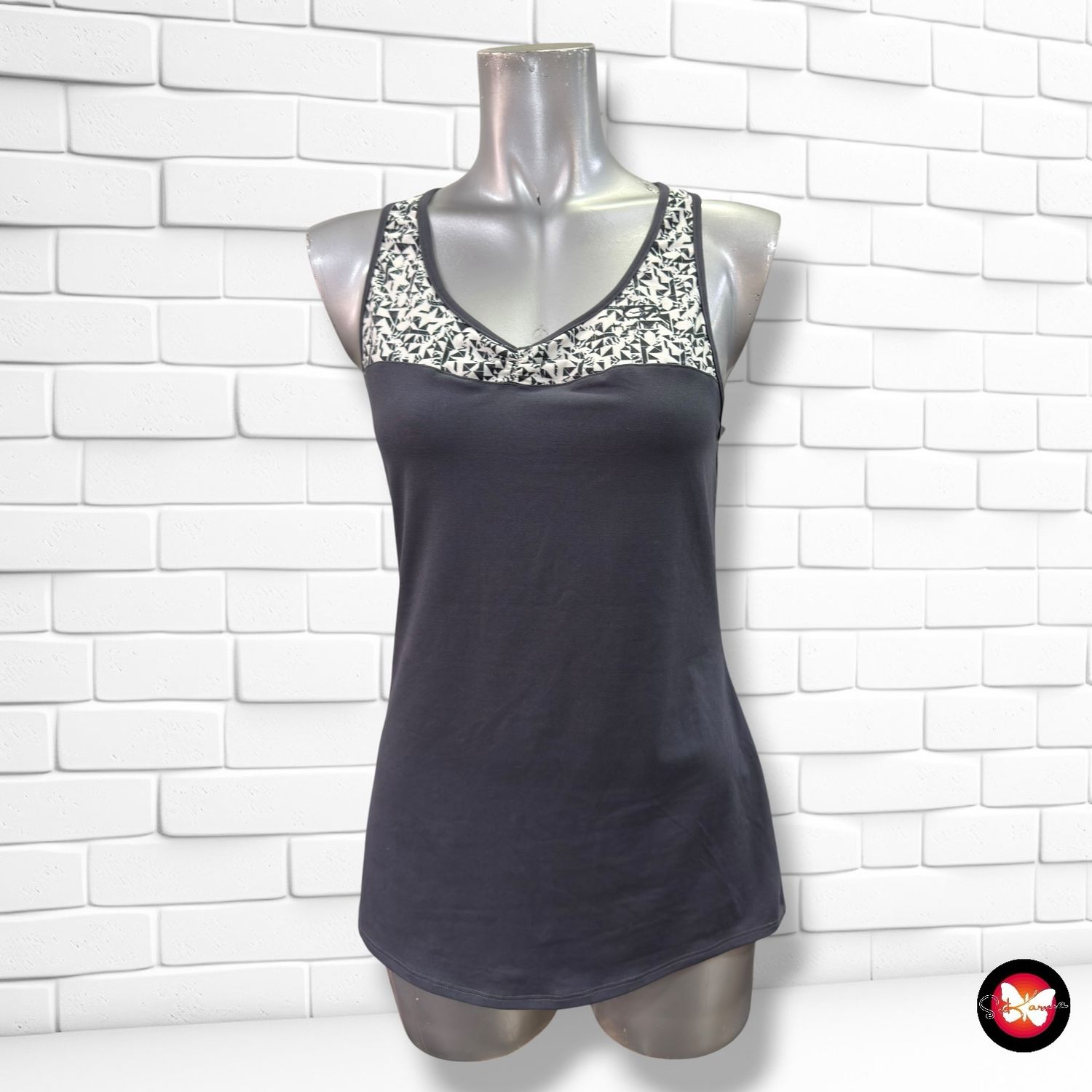 **HOY** Camiseta deportiva DOMYOS color Gris y blanco Talla 36