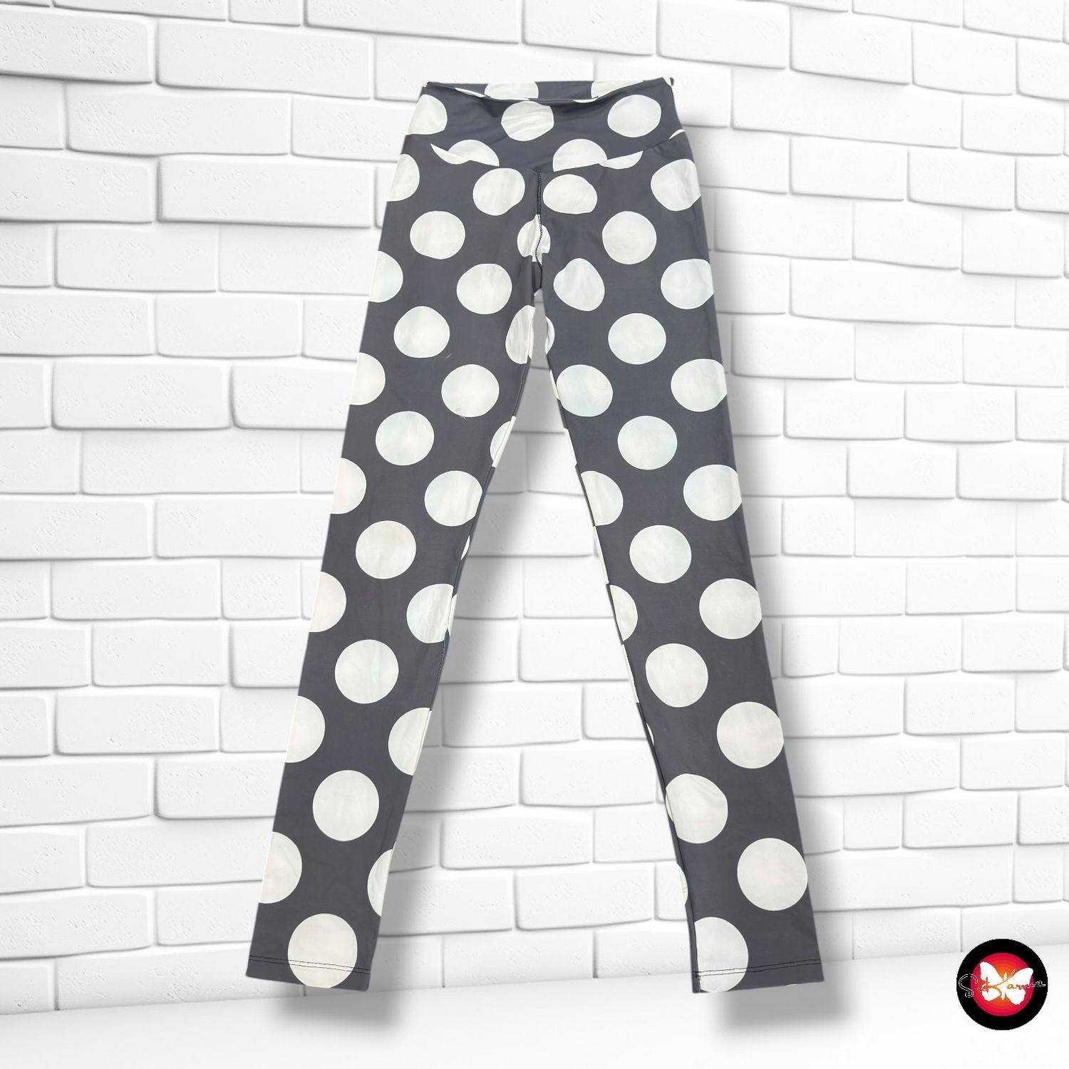 **HOY** Mallas deportivas de lunares  color Gris y blanco Talla M