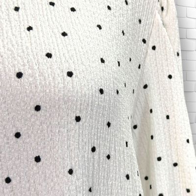 **HOY** Blusa de lunares color Blanco y negro Talla XXL