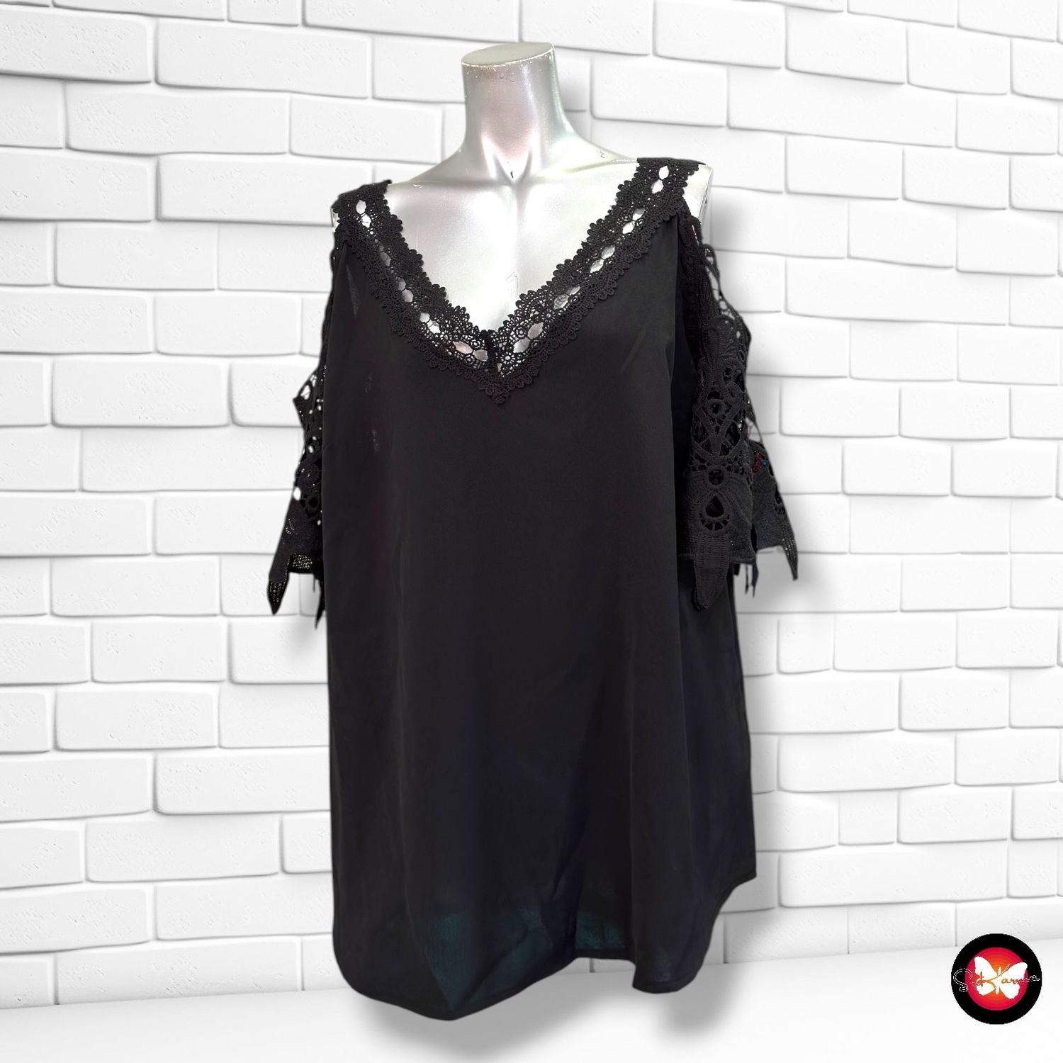 **HOY** Blusa con hombros descubiertos SHEIN CURVE color Negro Talla 3XL
