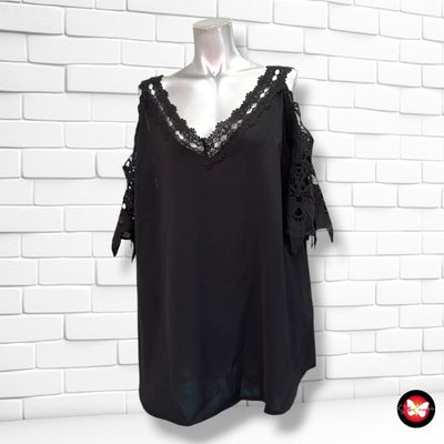 **HOY** Blusa con hombros descubiertos SHEIN CURVE color Negro Talla 3XL
