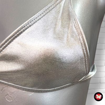 **HOY** Bikini color Plateado Talla M (pequeña)