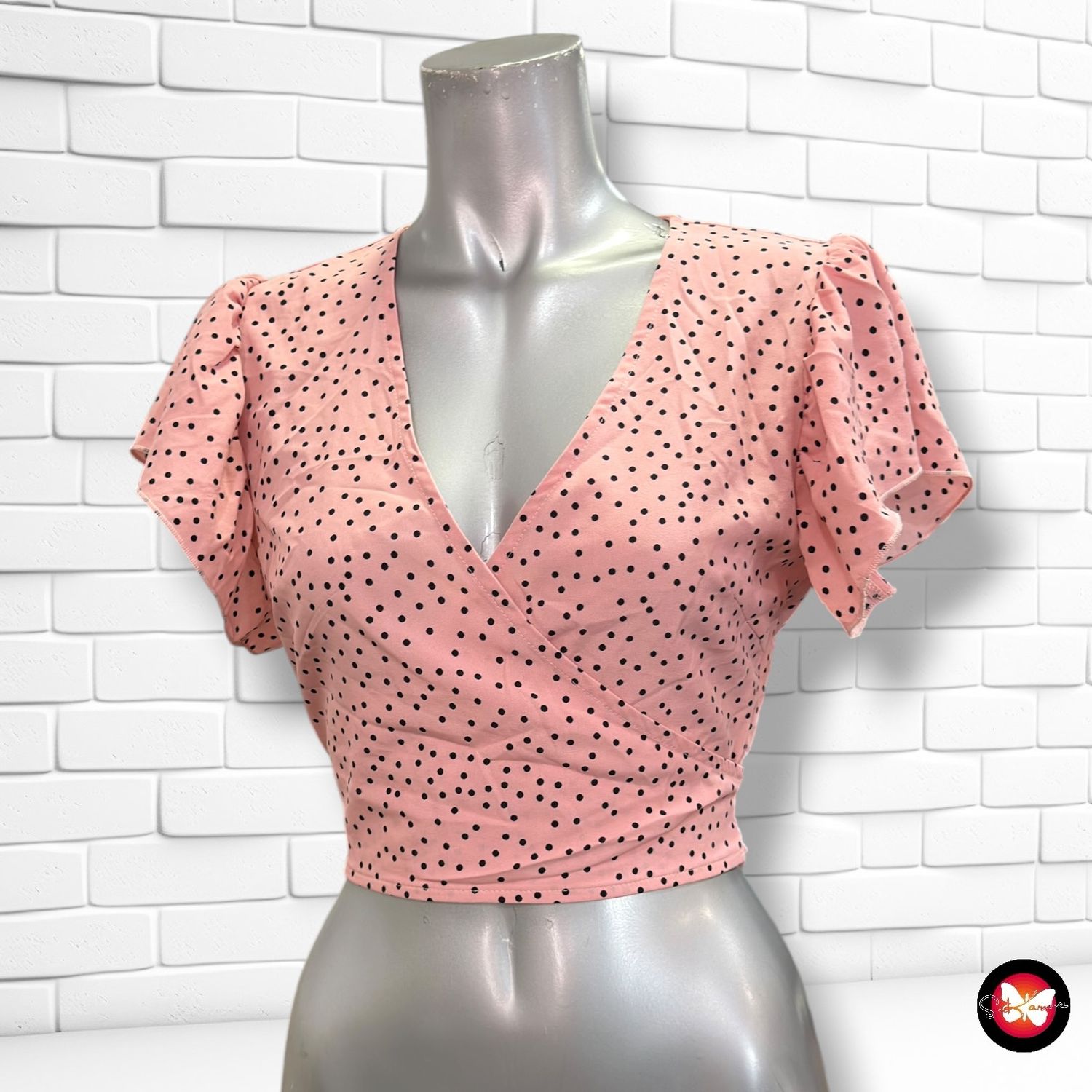 Blusa cropped de lunares SHEIN color Rosa y negro Talla XS