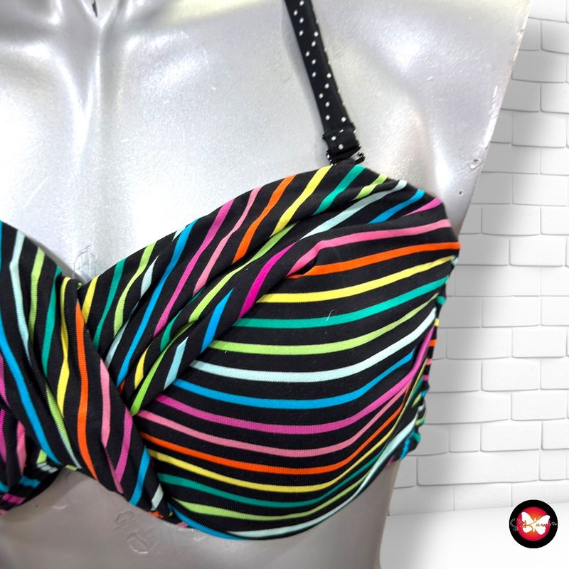 Bikini de pecho armado de rayitas y lunares  color Varios Talla M/L