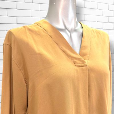 **HOY** Blusa de manga larga UNIQLO color Camel Talla S