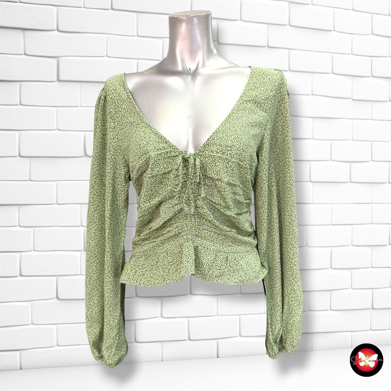 Blusa de manga larga de florecitas H&amp;M color Verde y varios Talla S