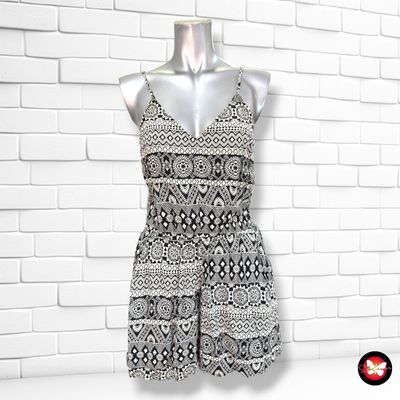 **HOY** Mono corto de tirantes DIVIDED color Negro y blanco Talla 38