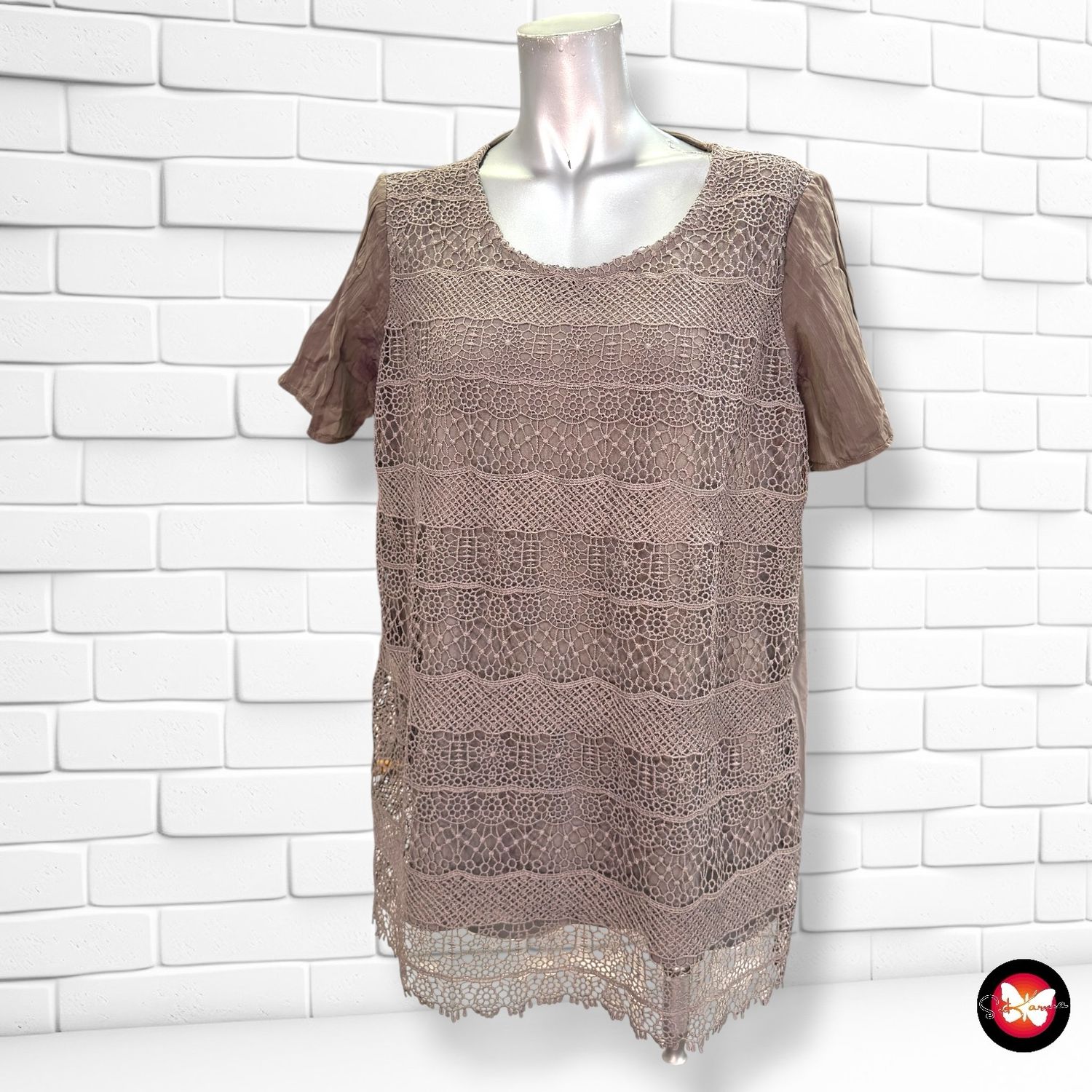 Blusa con frente de encaje  color Taupe Talla L/XL