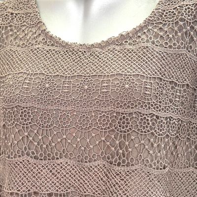 **HOY** Blusa con frente de encaje color Taupe Talla L/XL