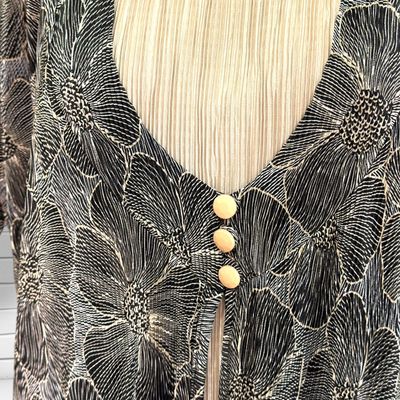 **HOY** Blusa + chaqueta plisada BASSINI color Negro y beige Talla 48