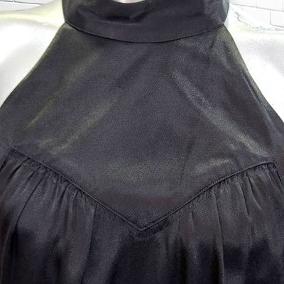 **HOY** Blusa de noche satinada FRENCH CONECTION color Negro Talla 38 (10UK)