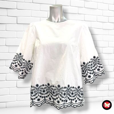 **HOY** Blusa con bordados PRIMARK color Blanco y azul marino Talla 40