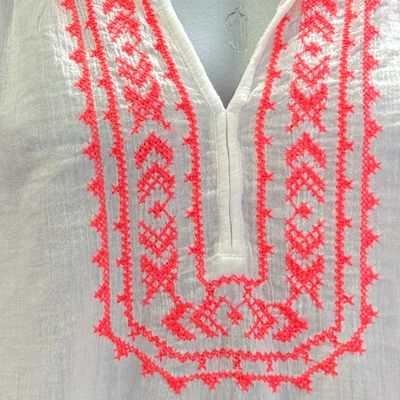 **HOY** Blusa playera TCHIBO color Blanco y coral Talla 40