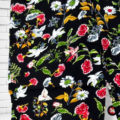 **HOY** Pantalón sueltito de flores color Varios Talla M/L