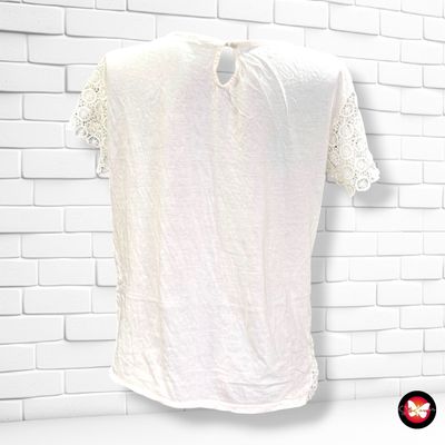 Blusa de manga corta con frente de encaje  color Blanco Talla ÚNICA