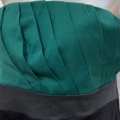 **HOY** Vestido de fiesta NAF NAF color Negro y verde Talla 42