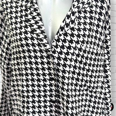 **HOY** Camisa “pata de gallo” AMISU color Negro y blanco Talla M