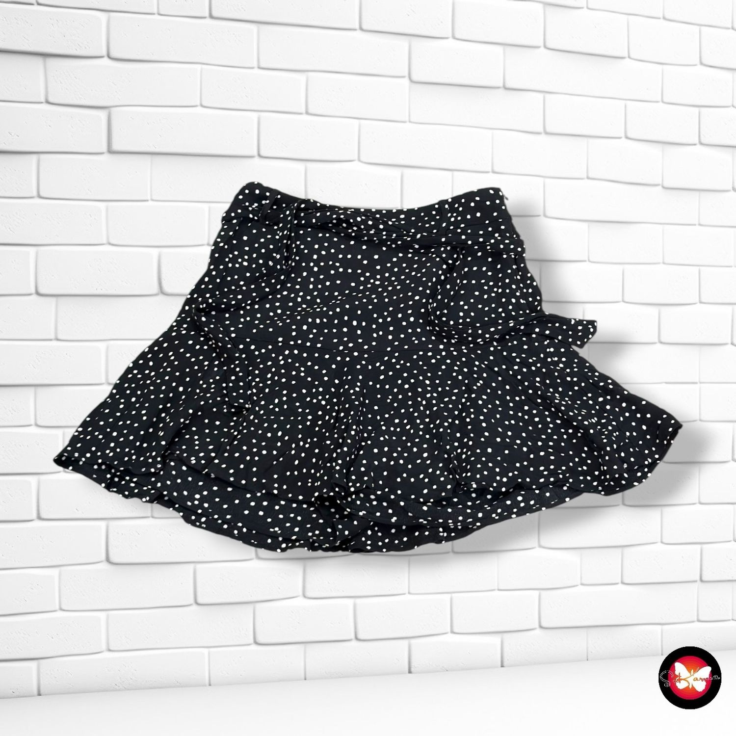 Falda / short de lunarcitos ZARA color Negro y blanco Talla XS