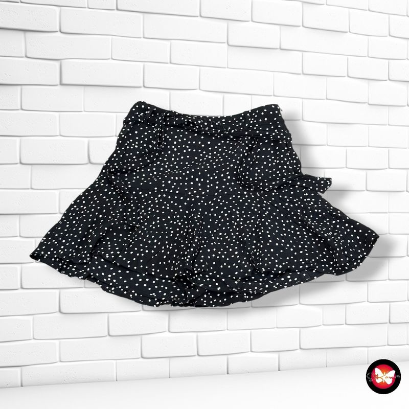 Falda / short de lunarcitos ZARA color Negro y blanco Talla XS