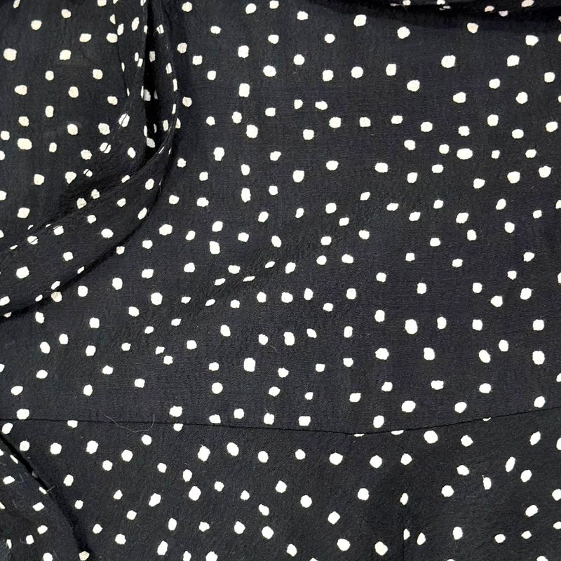 Falda / short de lunarcitos ZARA color Negro y blanco Talla XS