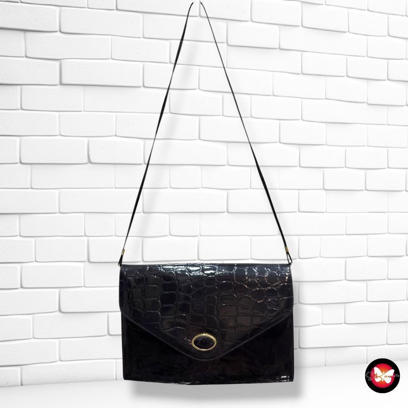 Sobre mano vintage / bandolera acharolado  color Negro Talla GRANDE