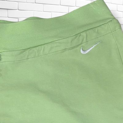 **HOY** Short de chándal NIKE color Verde manzana Talla M