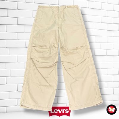 **HOY** Pantalón ancho de pierna LEVI’S color Beige Talla S (grande)