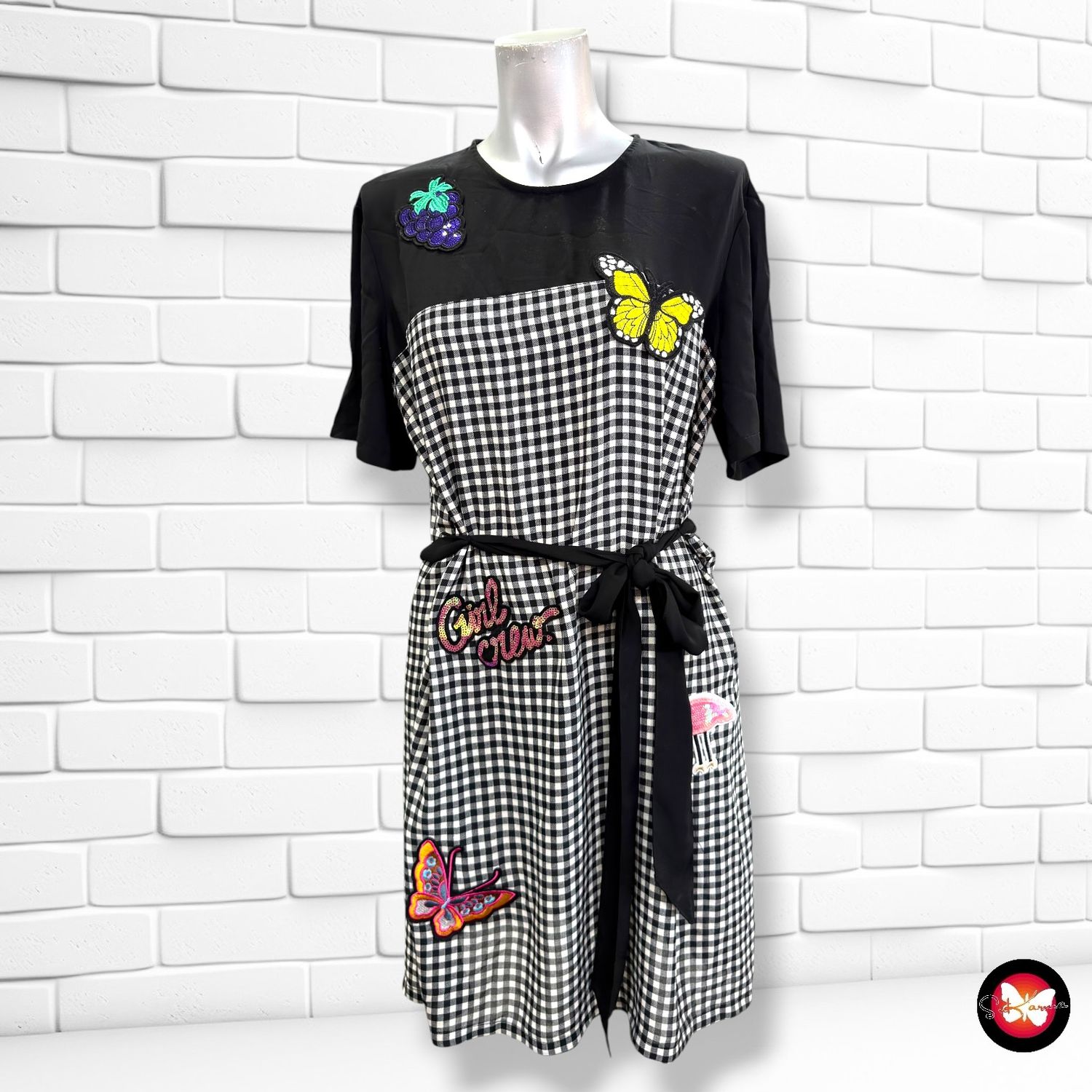 Vestido de manga corta con parches DIVIDED color Negro y blanco Talla 38