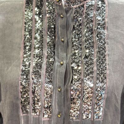 **HOY** Blusa traslúcida GUESS color Gris Talla M