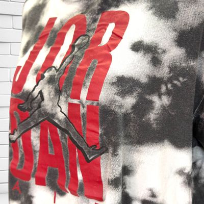 **HOY** Camiseta de manga corta cropped JORDAN · NIKE color Gris y negro Talla XL