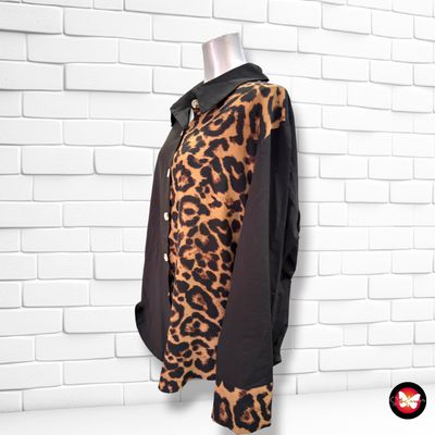 **HOY** Camisa de manga larga con animall print  SHEIN CURVE color Negro y marrón Talla 1XL