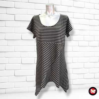 **HOY** Camiseta de manga corta con picos OKAY color Gris y negro Talla 44