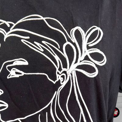 **HOY** Camiseta de manga corta con bordados EVER.ME color Negro Talla L